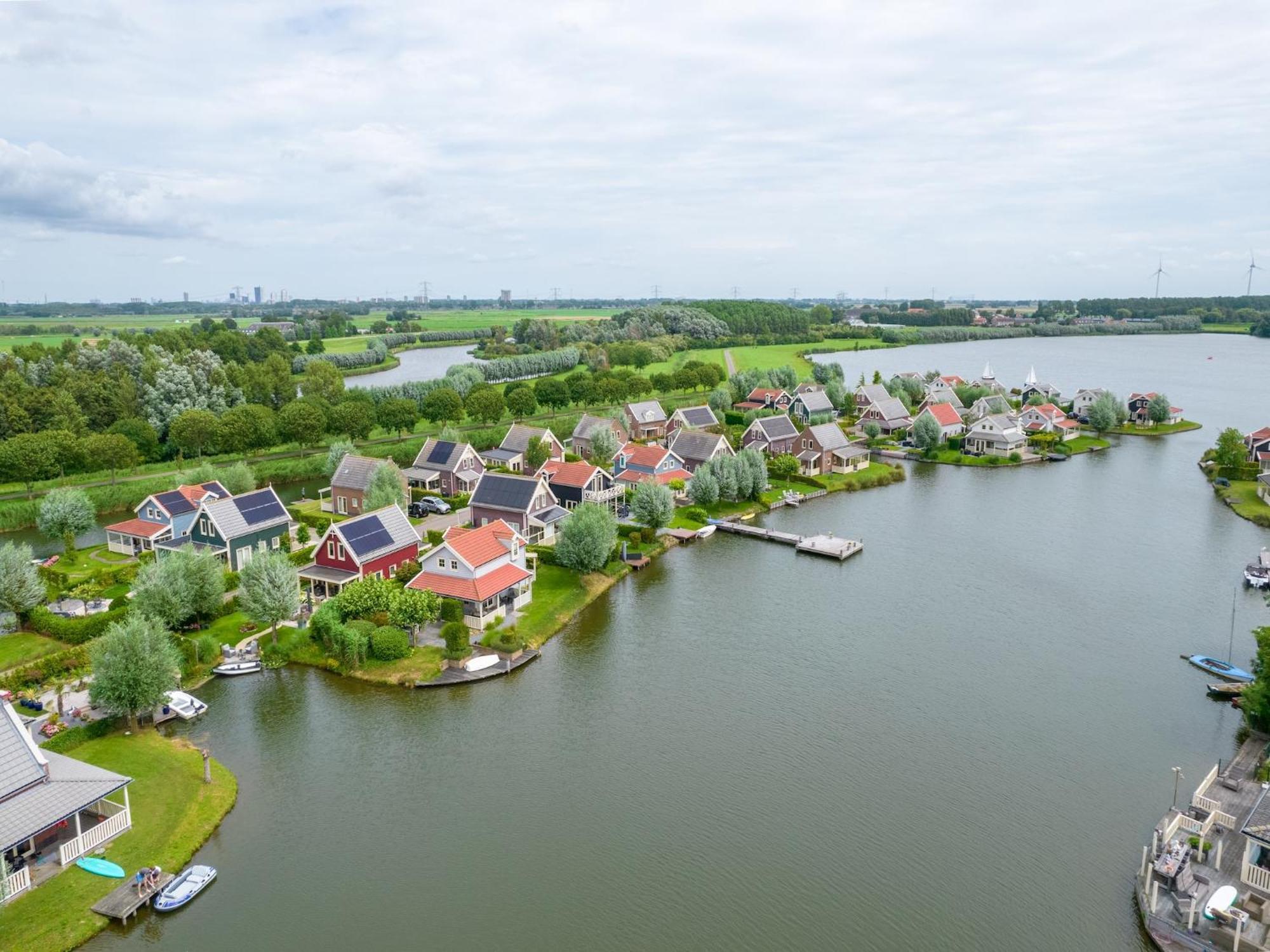 Holiday Home On The Water With Veranda Simonshaven Exterior photo