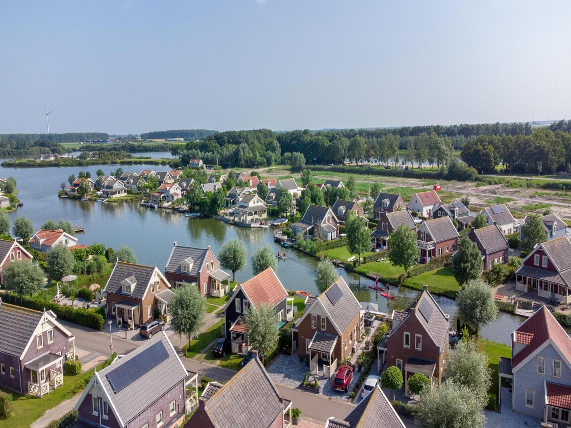 Holiday Home On The Water With Veranda Simonshaven Exterior photo